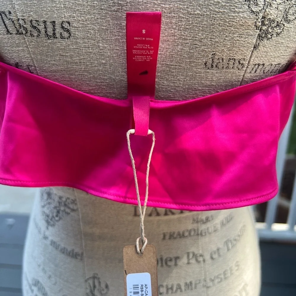 SKIMS Pink Ruffle Bra Intimates - Picture 10 of 12